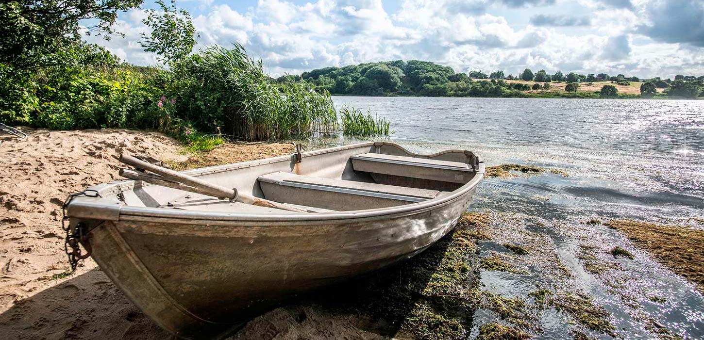 Båd ved Borbjerg Mølle Kro