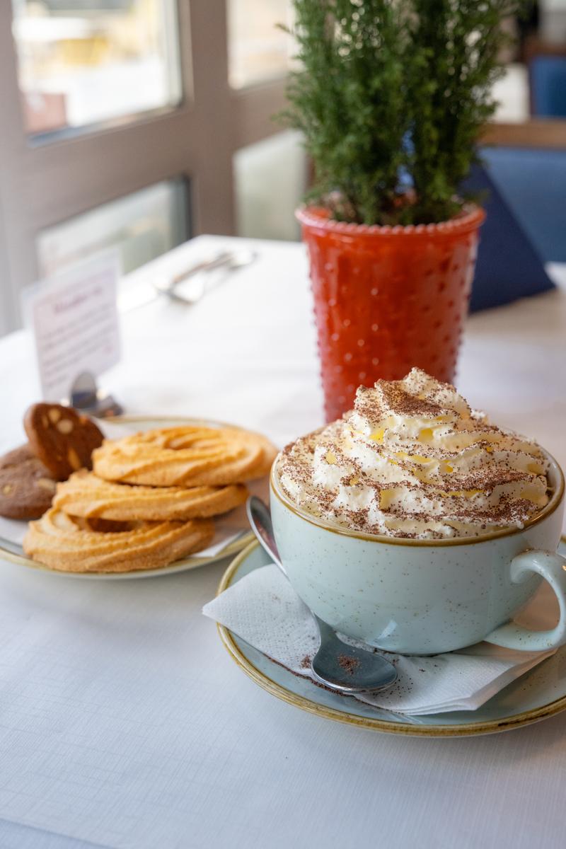 Varm kakao og småkager_Løkken Badehotel